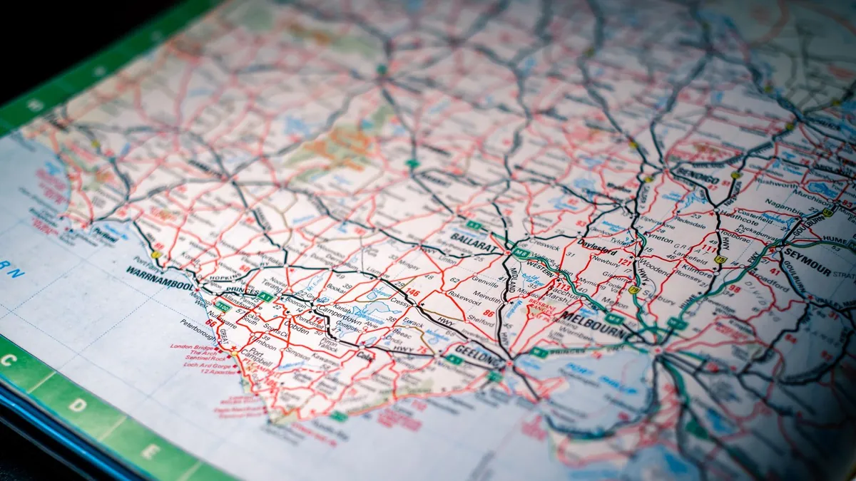 Stratégie de contenu SEO local avec l'IA en 2026 : le guide complet pour cibler une ville ou une région